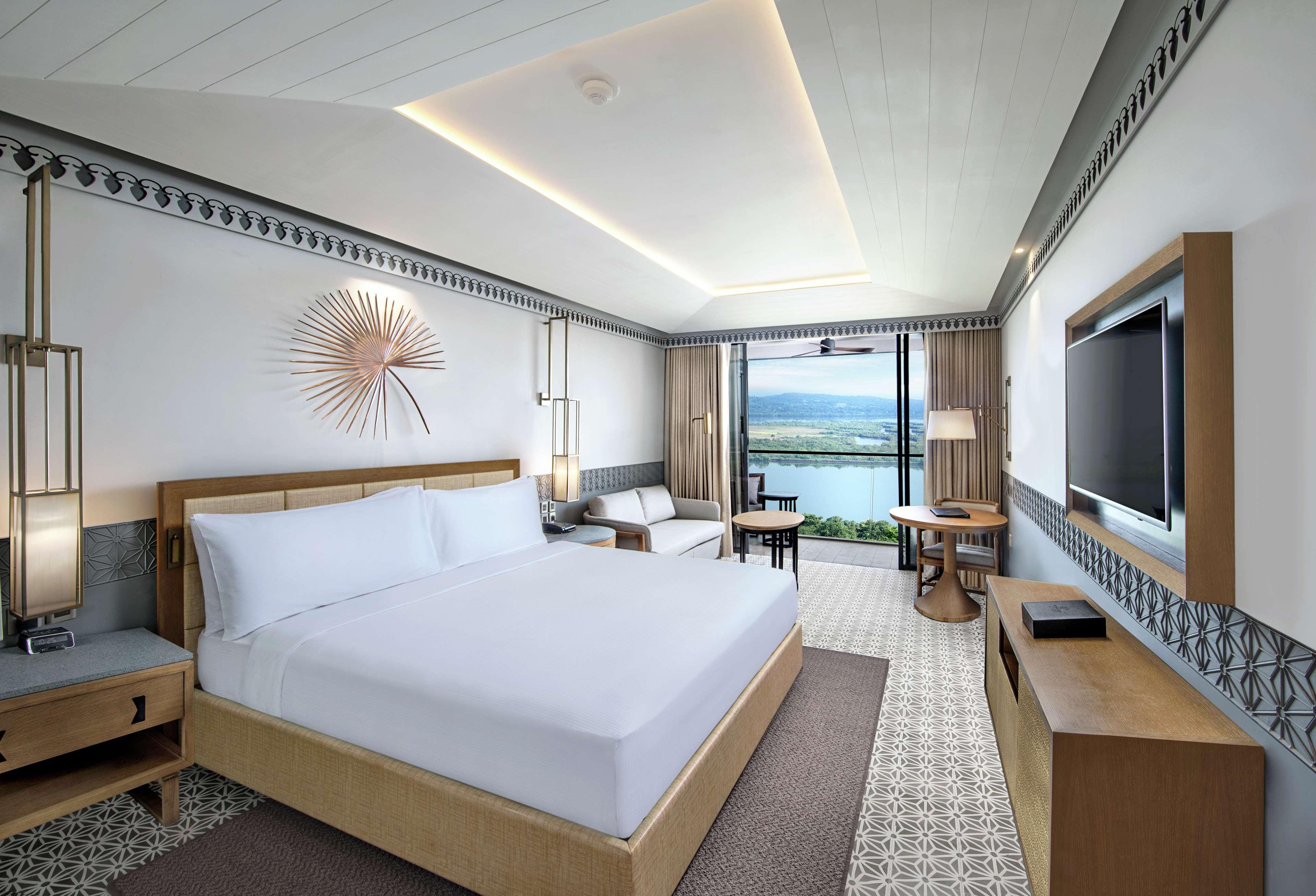 Doubletree By Hilton Goa - Panaji Hotel Екстериор снимка