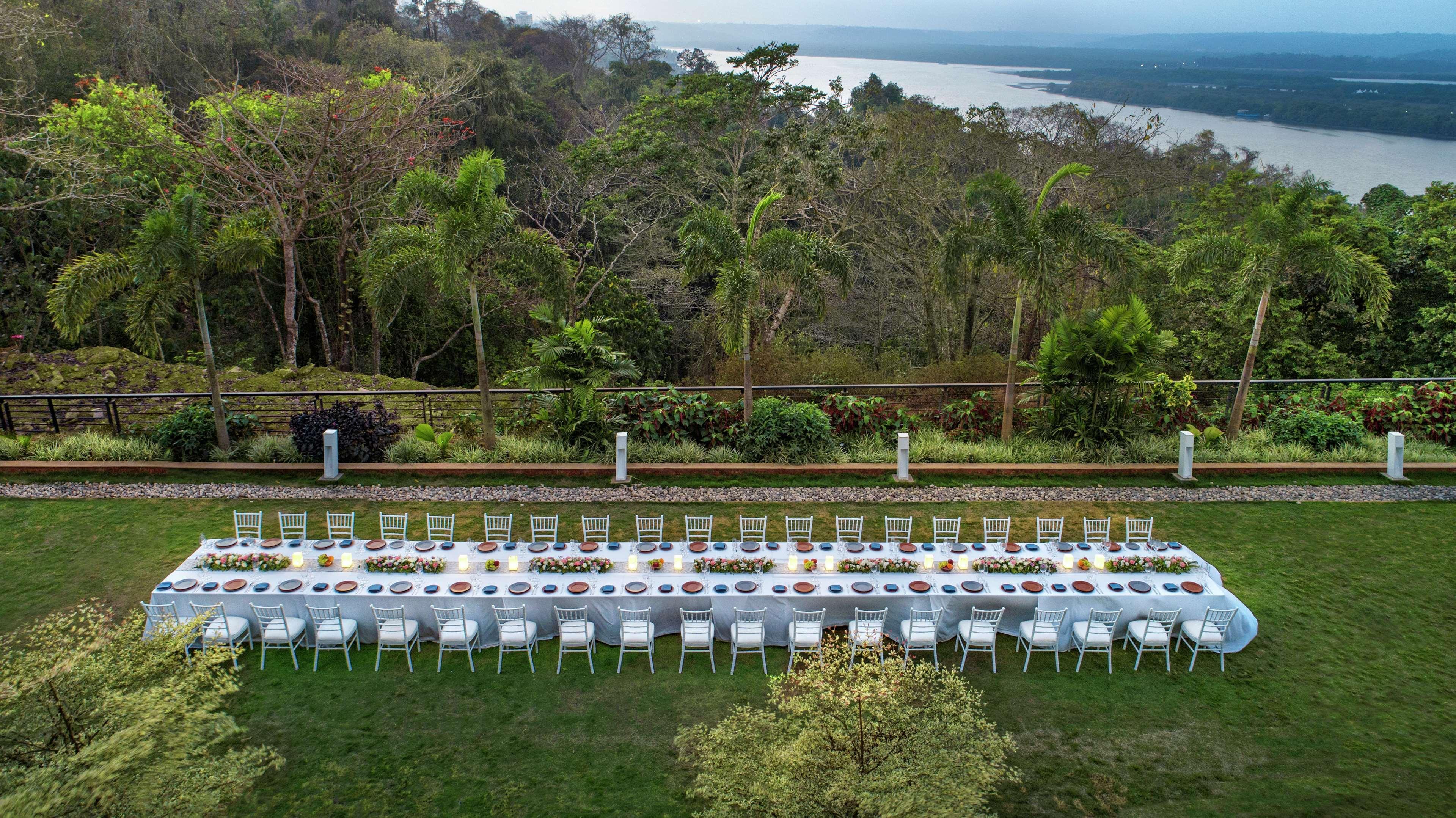 Doubletree By Hilton Goa - Panaji Hotel Екстериор снимка