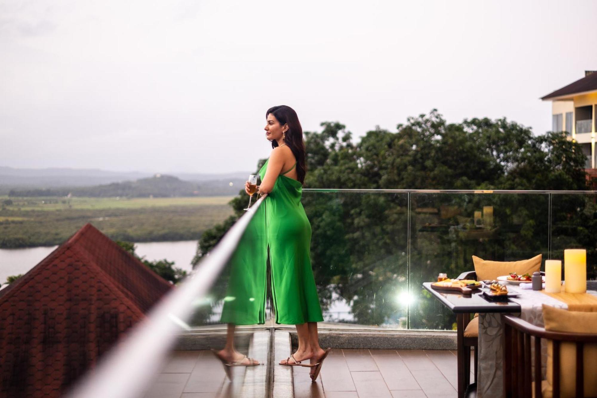 Doubletree By Hilton Goa - Panaji Hotel Екстериор снимка