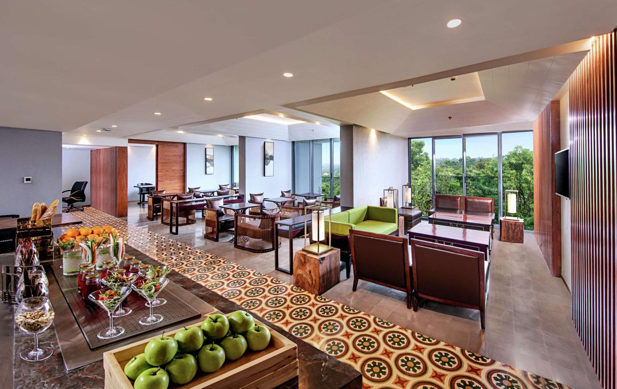 Doubletree By Hilton Goa - Panaji Hotel Екстериор снимка