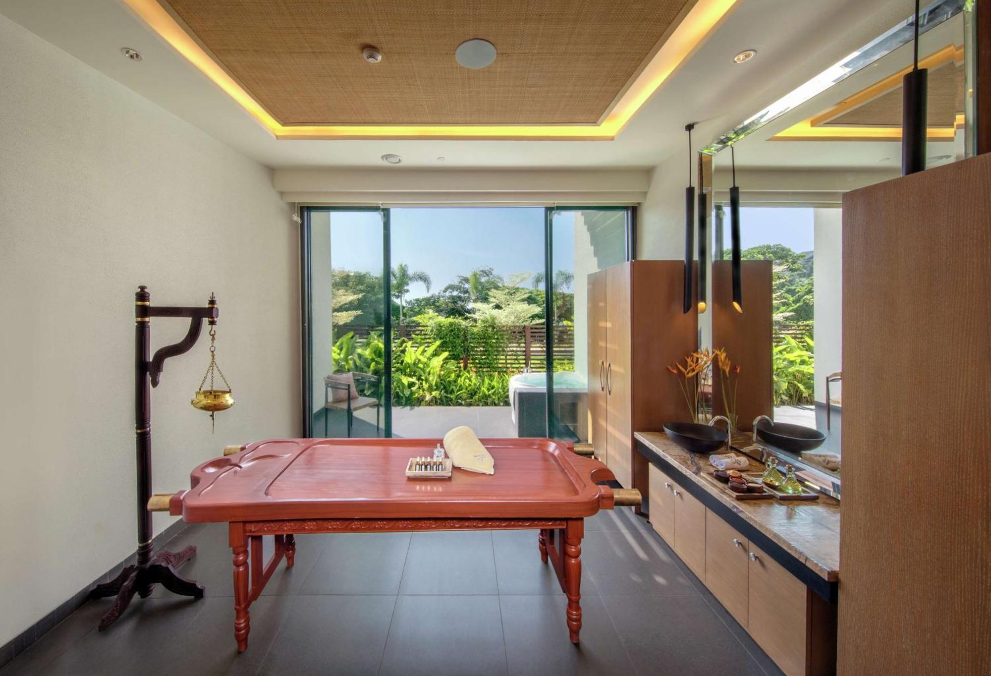 Doubletree By Hilton Goa - Panaji Hotel Екстериор снимка