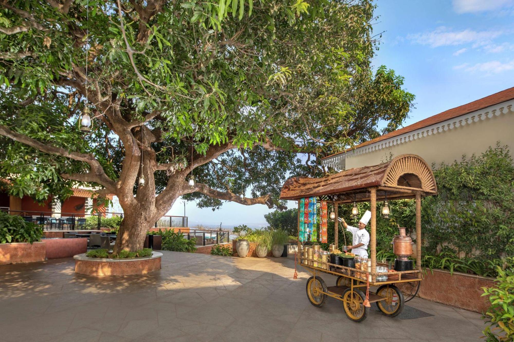 Doubletree By Hilton Goa - Panaji Hotel Екстериор снимка