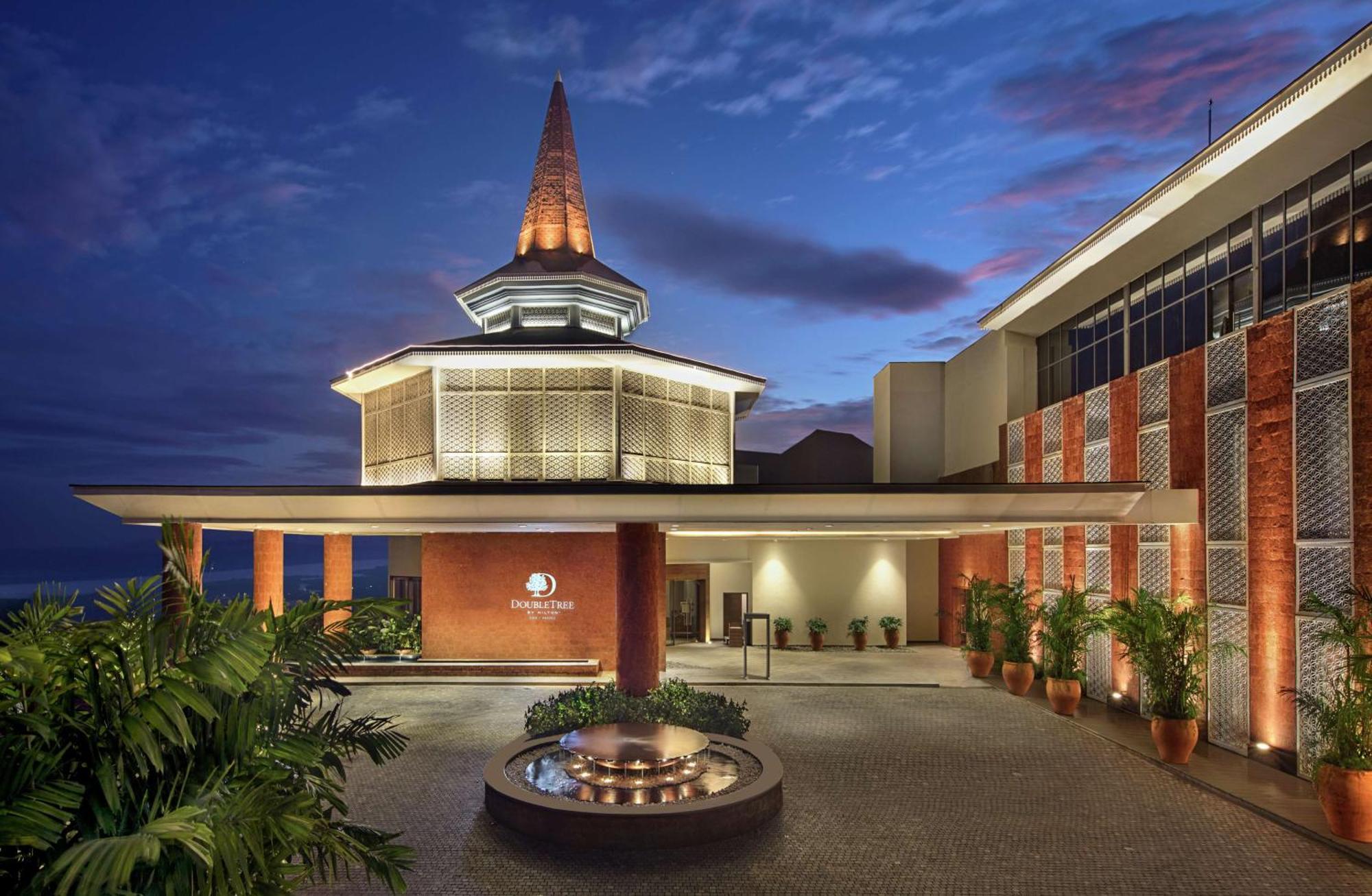 Doubletree By Hilton Goa - Panaji Hotel Екстериор снимка
